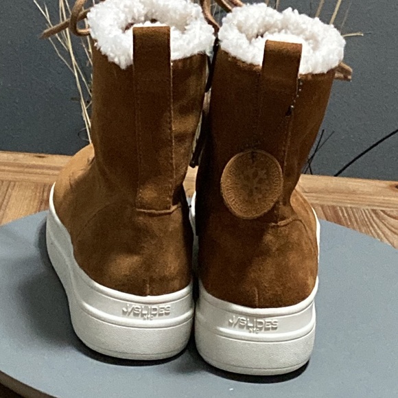 NWOT J/SLIDES boots - Picture 11 of 14